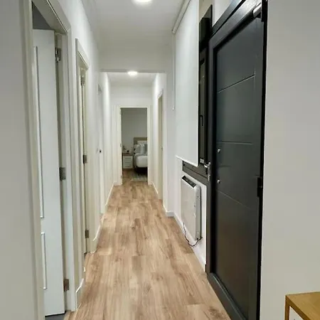 White Con Parking Gratis Apartment *